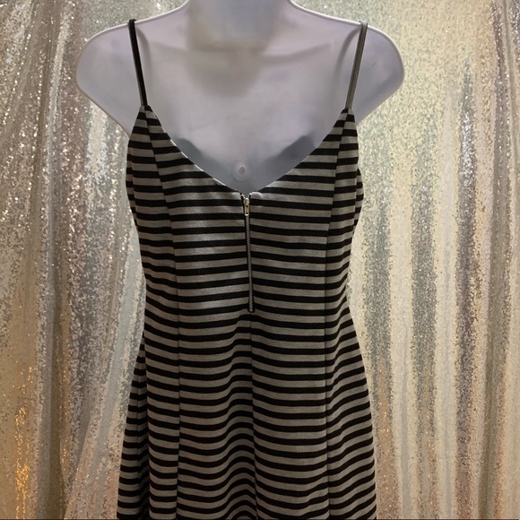 Olive + Oak Black gray striped zip up dress XS - Picture 4 of 8